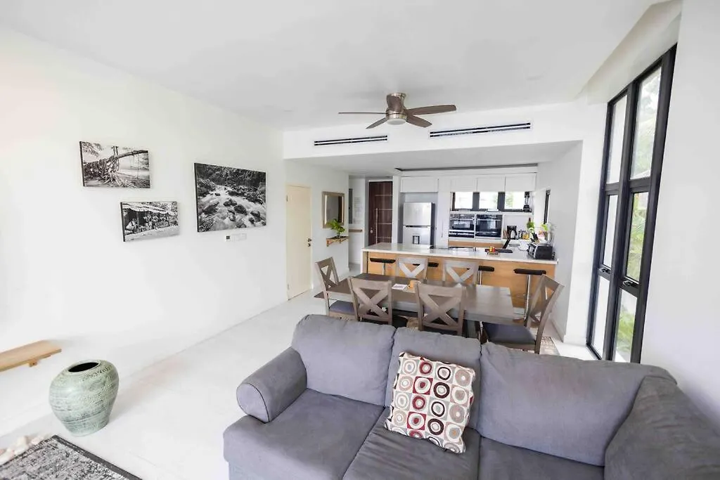 Paradise Bay Luxury Condominium - Anthony'S Place Бухта Монтего